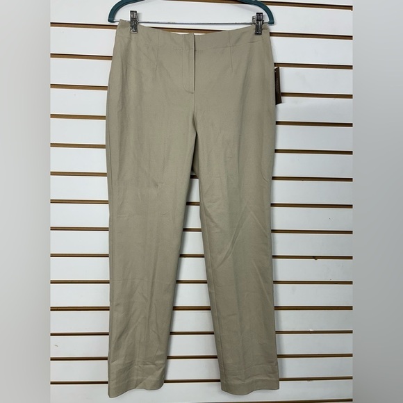 Chico’s Fabulously Slimming Katy Short Basic Pant in New Khaki NWT Size 0‎ Short - Picture 1 of 10